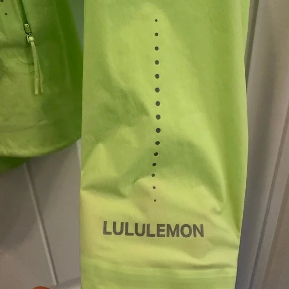 Lululemon Fast and Free Windbreaker - Picture 2 of 6
